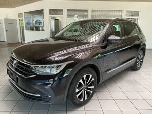 Volkswagen Tiguan United 2.0 TDI NAVI*SHZ*PDC*ACC*