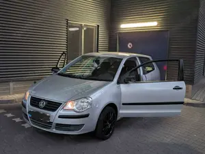 Volkswagen Polo Polo 9n 1.2 | Neuer Motor, TÜv,Fahrbereit, Angemeldet