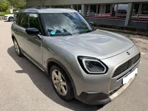 MINI Countryman E Cooper Favoured Trim