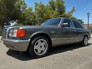 Mercedes-Benz 300 SE W126