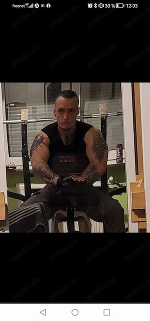 Bin für alles bereit und für alles zuhaben , suche Frau die auch offen ist und weiß was sie will .