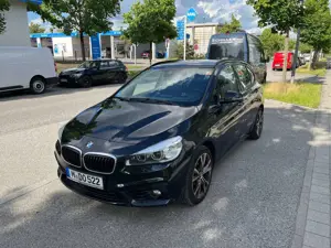 BMW 218 218d Active Tourer Sport Line Aut | HUD | Panorama | Harman/Kardon
