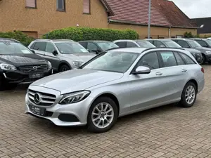 Mercedes-Benz C 220 C220d Aut., Scheckheft MB, Service neu, AHK, LED