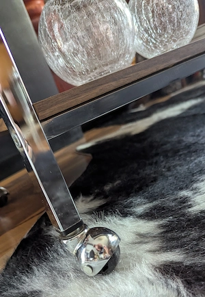 Stilvoller Mid-Century Servierwagen   Ein zeitloser Designklassiker