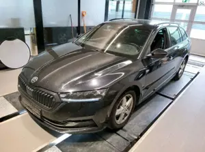 Skoda Octavia Combi Sportpaket 2.0TDI DSG Navi SHZ LED