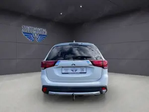 Mitsubishi Outlander 4x4 KLIMA,NAVI,PDC,360CAM,SHZ,XENON,BT Bild 5