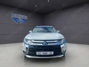 Mitsubishi Outlander 4x4 KLIMA,NAVI,PDC,360CAM,SHZ,XENON,BT Bild 2