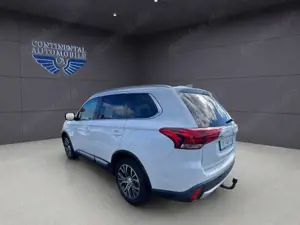 Mitsubishi Outlander 4x4 KLIMA,NAVI,PDC,360CAM,SHZ,XENON,BT Bild 4