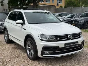 Volkswagen Tiguan R-Line 4-Motion Pano/ACC/Spur/AHK/360°Kam