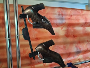 12 Schuh und Stiefeln zu verkaufen.