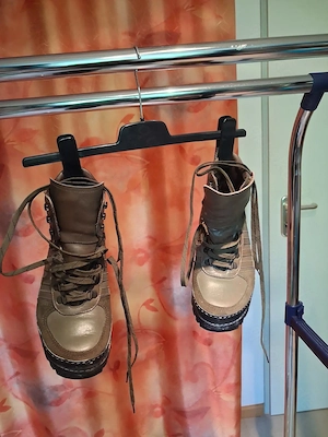 12 Schuh und Stiefeln zu verkaufen. Bild 4
