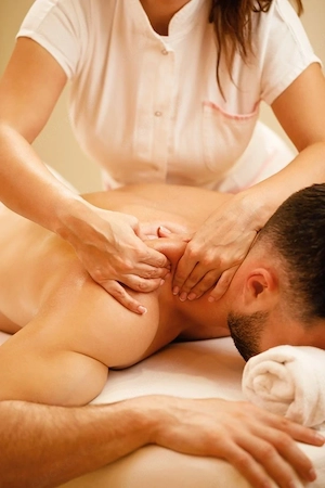 Entspannende Wellness-Massage bei Ihnen zu Hause