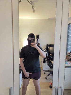 Tim (20) Frankfurt   Drehpartnerin für Paar-Content, Pornodrehs & Livecams gesucht