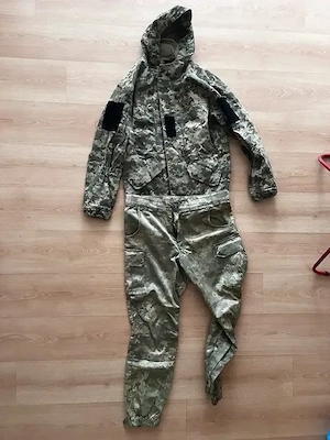 Ukraine Camouflage Set: Tarnjacke mit Kapuze und Tarnhose im Tarnmuster