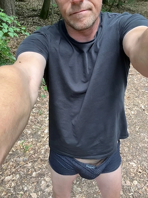 16-17Uhr warte Nackt am Wanderparkplatz bei Wimmelbach... Ich suche Dich für Nude in Puplic Date