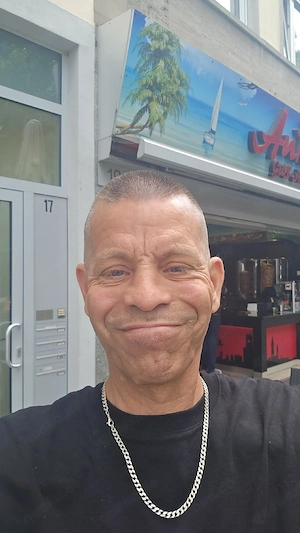  Nette Sie gesucht  gerne Massiere ich dich durch