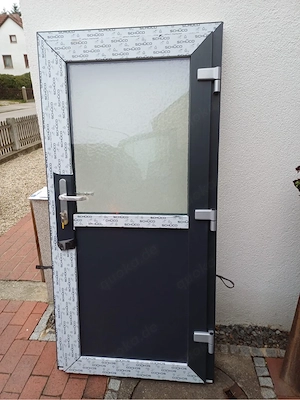 neue Nebeneingangstüre