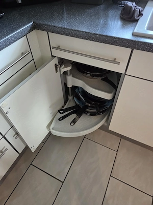 Hochwertige Einbauküche in U-Form mit Miele-Geräten U-Form ca.10m NP ca. 20.000 00 Bild 6