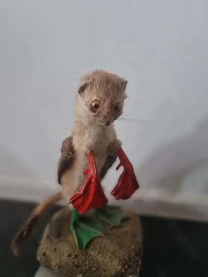 Wolpertinger Wiesel Eichelhähers Wasservogelfüße (Ente, Gans oder Möwe) Bayerisches Fabelwesen