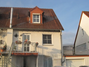 Lichtdurchflutete 3 Zimmer Maisonette Wohnung in Erftstadt Provisionsfrei