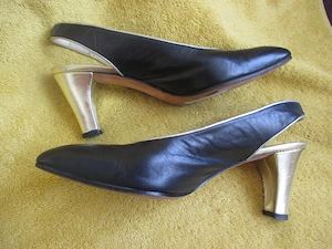 NEUw VINTAGE Leder Kitten High Heels Slingbacks Sling- Pumps Schuhe ESCADA Gr.37  4 dunkel blau gold