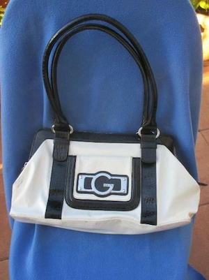 Stylisch Lack- Leder Henkel Hand TASCHE Handle Bag Tote GUESS Original weiß schwarz withe and black