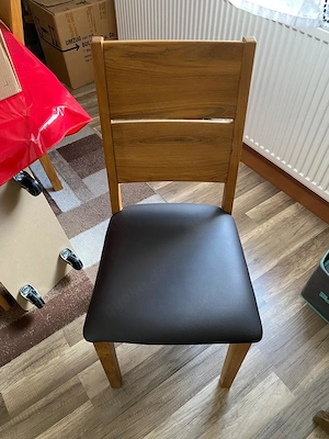 6 Esszimmer Stühle sehr Stabil und gut in Schuß