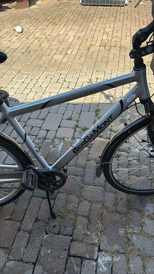 Bergamont Satelite Trekkingrad mit Rücktrittbremse und 2 Einkaufskörbe  Bild 4