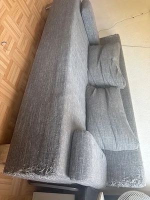 das sofa ist alt
