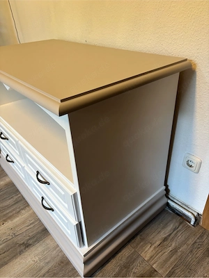wunderschöne Kommode in beige weiss
