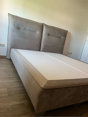 Bett ohne Matratze zu verkaufen 