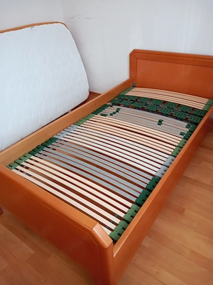 Bett ohne Lattenrost und Matratze