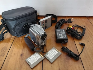 JVC GR-DX27E Mini DV HandyCam mit Zubehör und Tasche