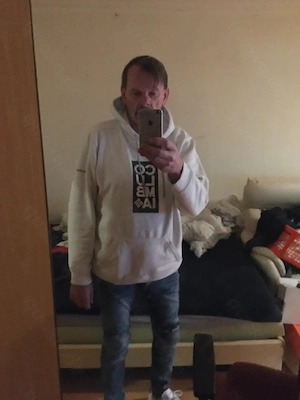 Feminin, Mann Bi, suche Streng