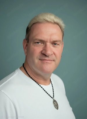 Suche diskreten jungen Mann ab 21J.