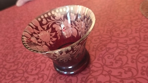 Rubinrote Glasvase
