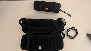 JBL Flip 5 Bluetooth-Lautsprecher (Schwarz) inkl. Hardcase & Lade
