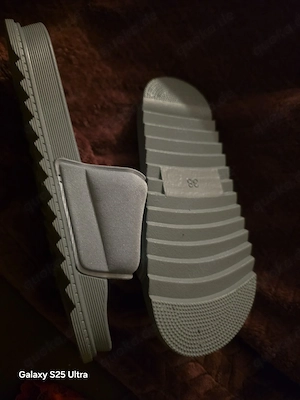haus schuhe ist neu