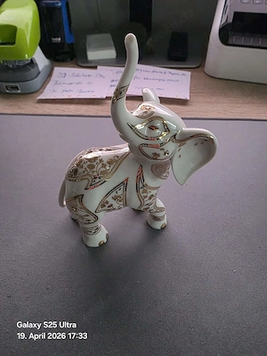 Elefant aus Porzellan