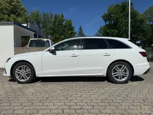 Audi A4 Avant Quattro 40 TDI S tronic Navi LED Sthz.
