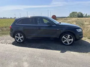 Audi Q5 Q5 3.0 TDI quattro S tronic TÜV/AU neu, Panorama, AHK, S-Line