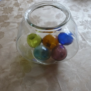 Vintage - Glasvase, rund, mit 5 bunten Glaskugeln