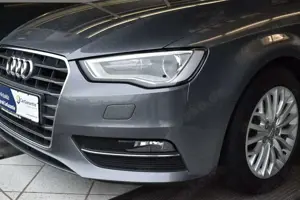 Audi A3 Sportback 2.0TDI Ambiente Teilleder* Xenon*PDC Bild 5