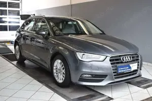 Audi A3 Sportback 2.0TDI Ambiente Teilleder* Xenon*PDC Bild 4