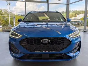 Ford Focus ST-Line X Styling Matrix BO Pano 18"