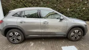 Mercedes-Benz GLA 180 7G-DCT Business Line