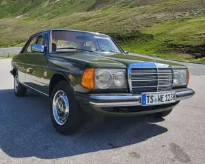 Mercedes-Benz 200 W123