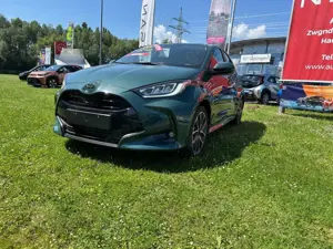 Toyota Yaris 1.5 Teamplayer ACC+LED+SHZ+Fernlichtass.