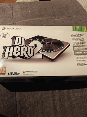 Xbox 360 DJ Hero 2 Bundle