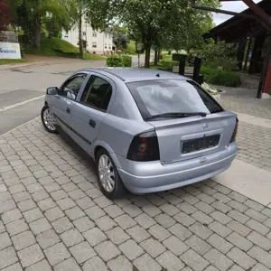 Opel Astra Benzin 1,6 Automatik | TÜV bis 07.2027 Bild 2